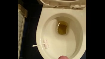 Preview 4 of Zerrin E Gelin Kutu Baba - Guy pissing in toilet