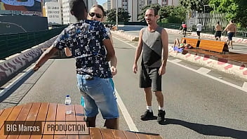 Preview 1 of Hd Xxx Vidase - E o safado que estava ca&ccedil_ando no minhoc&atilde_o e acabou levando pirocada de dois