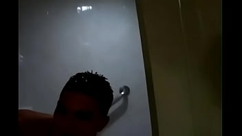 Preview 3 of Strong Gril Sex - Garoto dotado se exibe para as amigas da irm&atilde_