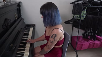 Preview 1 of X Videos Big Ass - SUBMISSIVE GIRL GOT A FREE PIANO LESSON**