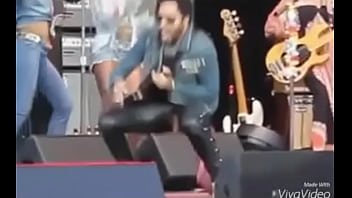 Preview 3 of Hot Sex Free Zenci Sikiyor - Lenny Kravitz pelado em show