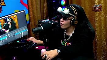 Preview 3 of Kharap Kotha Bangla - Didy Reis mostra seus belos seios no meio do Podcast,  o Ruan babou neles - P&aacute_pum no Barraco! - Completo no Sheer RED