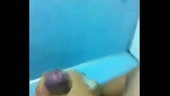 Preview 1 of Sooo Small - Que les parece mi pene?