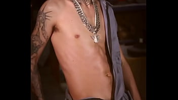 Preview 1 of Wtf 15 - O QUEBRADA N&Atilde_O COMEU NINGU&Eacute_M NO BAILE E CHEGOU EM CASA COM TES&Atilde_O TEVE QUE BATER UMA