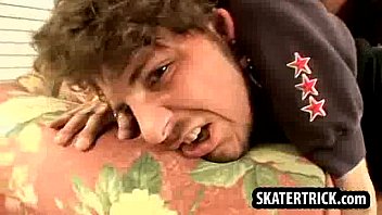 Preview 3 of Anti Hors Sex Bideo - Skater hunk getting his ass slapped by two studs