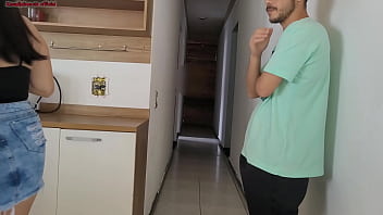 Preview 2 of Ugly Empty Ti Trimjob - me arrisquei trasando com amigo do meu marido enquanto ele estava no banho