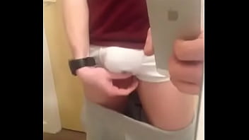 Preview 2 of Tiny Small Porny - mostrando a rola