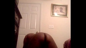 Preview 2 of Yyuo - poppin pussy and shaking ass