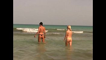 Preview 2 of Small Porn Goest - LES SIRENES  (avec Nicole Carbasse et Sarah Prieux)