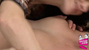 Preview 2 of Liz Massage - Sensual lesbains 0732