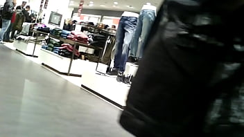 Preview 1 of Lan Dance - Serbian MILF upskirt in shop - Matorka pokazala guzicu u sopingu