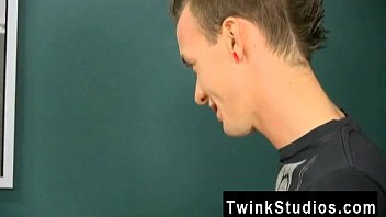 Preview 1 of Cape Town 4 Of 5 - American indian gay porn movies Dylan Chambers is none too amazed