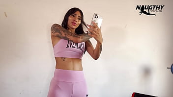 Preview 3 of Ligia Roca El Salvador - I take pictures in the gym and end up masturbating