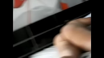 Preview 2 of Slender Teen Anal - corno virando viado tambem