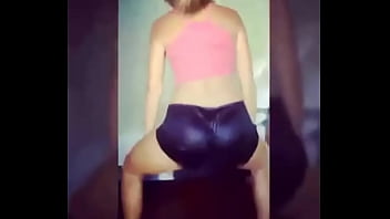 Preview 1 of Big Booty Hit Mom Fuck - MONTAGEM - VAI MULHER MEXE O BUMBUM QUE SHORTINHO SHOW