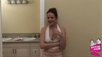 Preview 1 of Yoga Classy - Sensual lesbains 0474