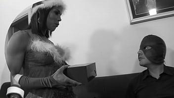 Preview 2 of Melayu Main Dlm Bilik Xray - Carolina likes to put it in the ass at Christmas !!!