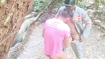 Preview 2 of Boy To Boyporn Com - Trabalhador fode no pelo cara saindo da Academia
