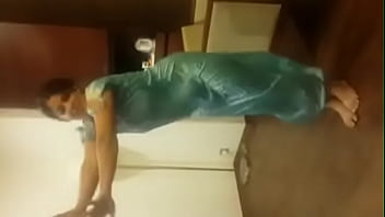 Preview 1 of Videos Raki Berkan - Big Booty Scarlett dancing in bathroom - XVIDEOS.COM