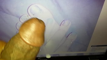 Preview 4 of Incredible Lesbian Pussy Pose - 20140616 024921