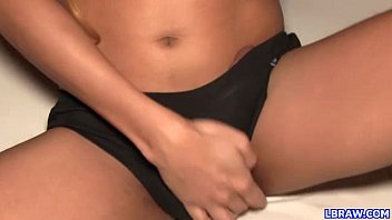 Preview 1 of Chaparra Coge Con Pene Enorme - Ladyboy Candy Bareback Anal Action
