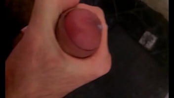 Preview 4 of Hung Mature Man - quem quer leitinho?
