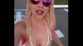 Preview 1 of Nude Teen Age - Loira mostra sua amiga gorda xoxota - BR