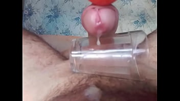 Preview 3 of Xxx Com 2029 - Gozando com o vibrador