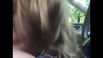 Preview 2 of Follando Con Mi Madre Comics - Wild chick sucking a cock in the car like crazy
