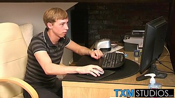 Preview 1 of Smol Boyi - Timmys cock is throbbing and his lubed up hole is demanding