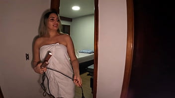 Preview 1 of Abdominal Bulge Fisting Gay - Elisa Ferraz na sua primeira vez na mans&atilde_o se prepara para sua primeira DP