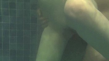 Preview 3 of Www Xnxx Taraak - Underwater fucking - transando na piscina