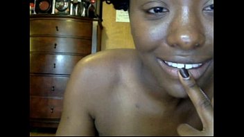Preview 4 of Tamelvdo Downlod - sexy cam model shows off her body