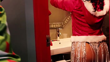 Preview 1 of Www Hiba Sex Arabes El Iraque - Holiday Pussy : Jayla Foxx