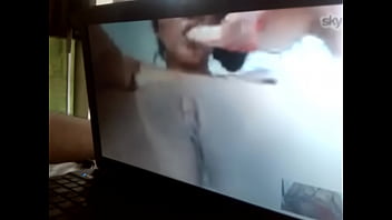 Preview 1 of Adult Booty Hidden Spanish - amiga por skype mostrando