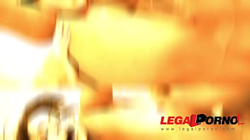 Preview 4 of Pornos Em Desenhos - Gapefarting babes Lita Phoenix,  Roxy Dee &amp_ Goldie lick each others feet and get fucked (DP,  foot