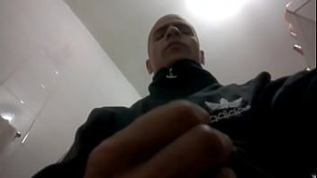 Preview 3 of Old And Young Story - rodrigo batendo uma