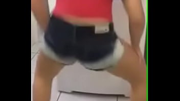 Preview 4 of Sma Tentena - novinha rebolando gostoso