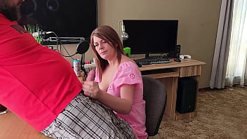 Preview 4 of Gand Xxx Pran - Stepmom giving me a handjob before bedtime