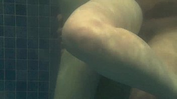 Preview 3 of Hypnotized Boob - Transando na piscina - Fucking in the pool