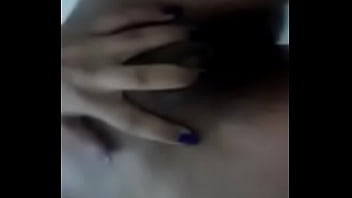 Preview 2 of Anna Mill Masturbates In Public - vizinha de 18 aninhos