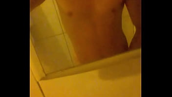 Preview 2 of Teen Asian Virgin - Novinho no banheiro se masturbando