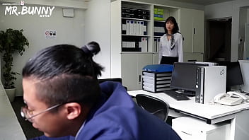 Preview 1 of Sexy Dehati Local - 「兔子先生」淪為了痴女玲醬社長的玩物 - I am yours,  my Charming boss(香月憐 Katsuki Ren)