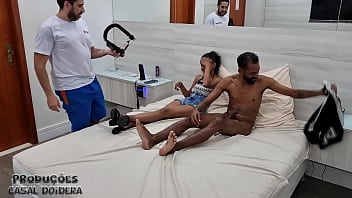 Preview 2 of Videos In Urdu - Bastidores da grava&ccedil_&atilde_o da primeira vez no canal da Victoria Ferraz gozando varias vezes e ganhando muito leite