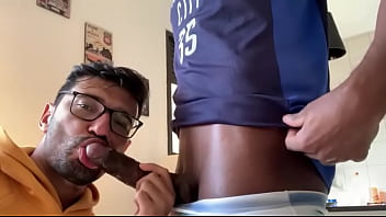 Preview 1 of Gays Group - MARCOS GOIANO ENCARA 23 CM DE PICA DO KAELL - FULL ON RED