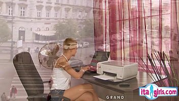 Preview 1 of Analmyanmar - Horny teen sborrata dentro