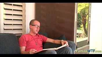 Preview 1 of Se Masturba Boca Abajo - m. in law gets fucked 133