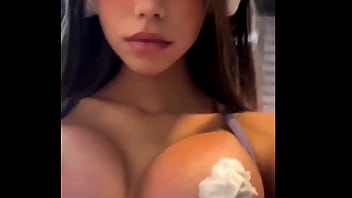 Preview 1 of Ceci Sky - Safada exibindo seios deliciosos