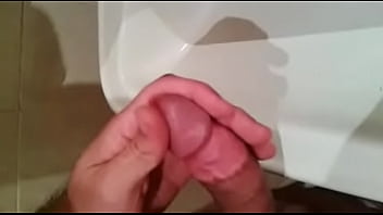 Preview 1 of Hand Urine - minha punheta