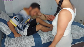 Preview 1 of Orang Jepang Ngewe - Meia-irm&atilde_ veio limpar meu quarto enquanto o padrasto fazia reforma no quintal